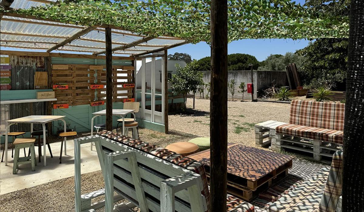 Vdb Lodge - Coworking Space - Work Relax & Sleep Sobreda Εξωτερικό φωτογραφία